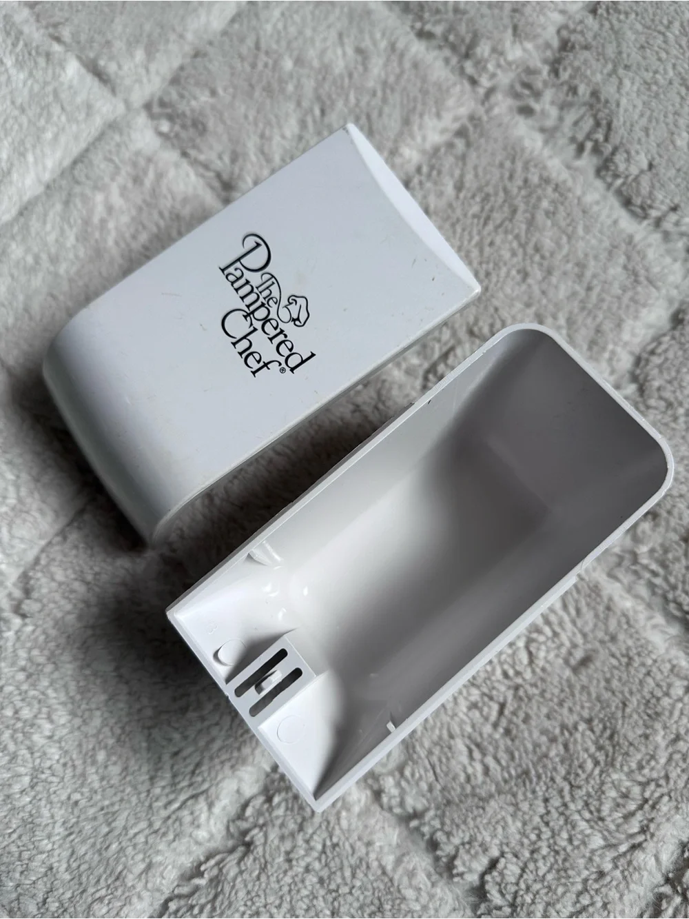 Pampered Chef | Adjustable Slide Measuring Cup 1/4 to 1 cup ML On Other Side
